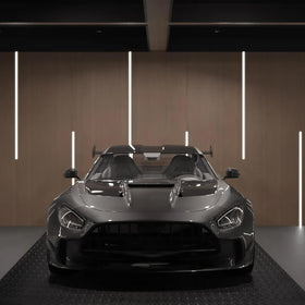 VEVOR customizable-size mat adapts to various garage layouts.