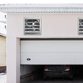 VEVOR weather-dust resistant housing shown in a dusty workspace.