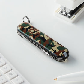 Victorinox Classic SD with screwdriver and key ring in camouflage finish