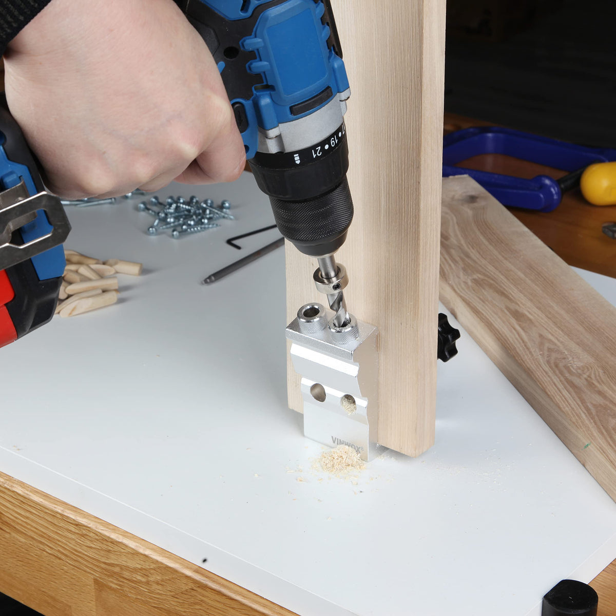 VINWOX woodworking starter kit includes screws, drills, and bezels for quick setup.