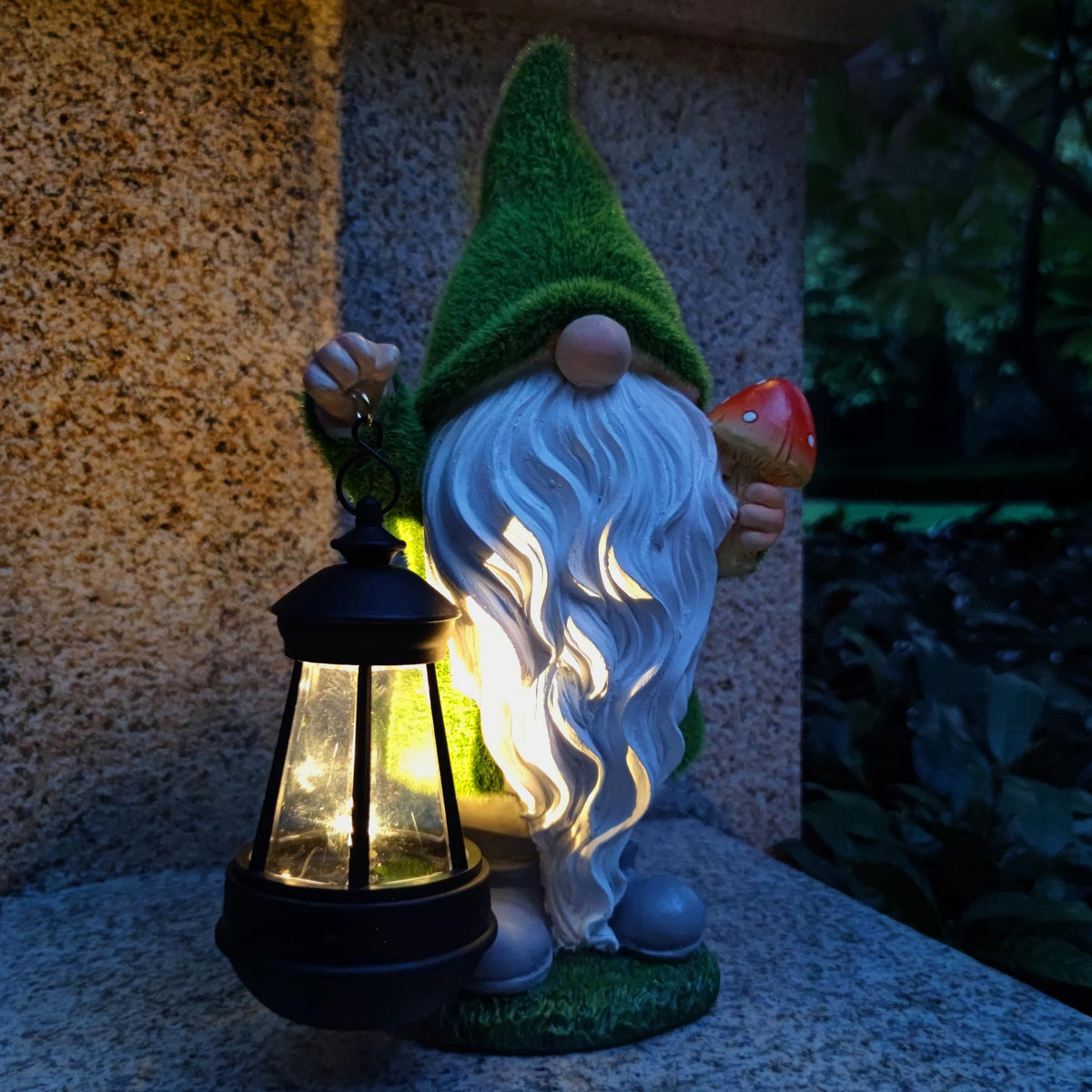 VIOYOUNS sun-powered lantern lights paths with warm LED glow