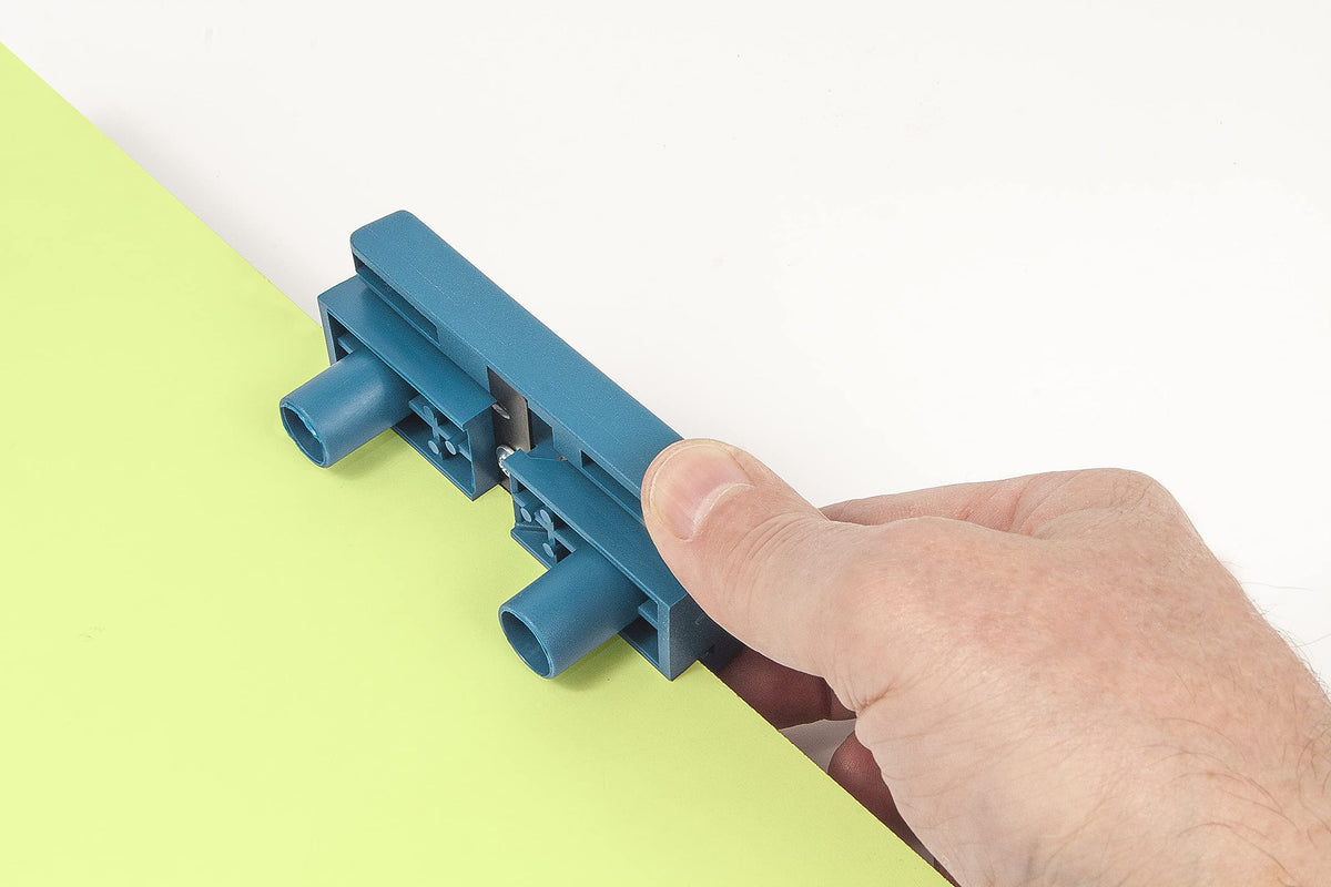 Compact Virutex AU93 design fits in a small workshop or bag