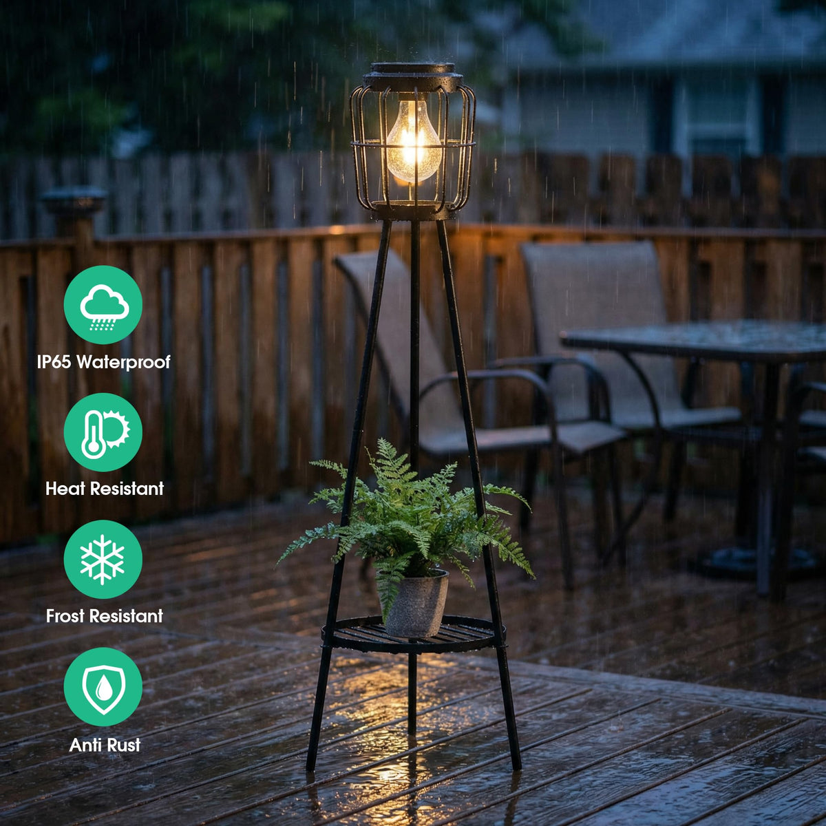 VISFLAIR weatherproof solar light performs well in rain and sun.