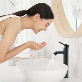 VOTON faucet fingerprint-resistant finish keeps chrome clean with less effort