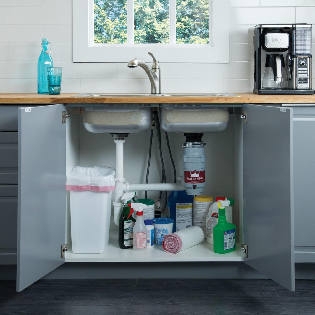 Waste King L-1001 continuous-feed operation enables uninterrupted disposal