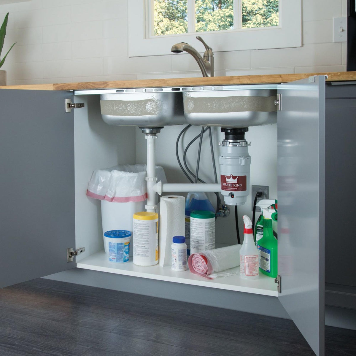 Waste King L-111 removable splashguard for easy cleaning