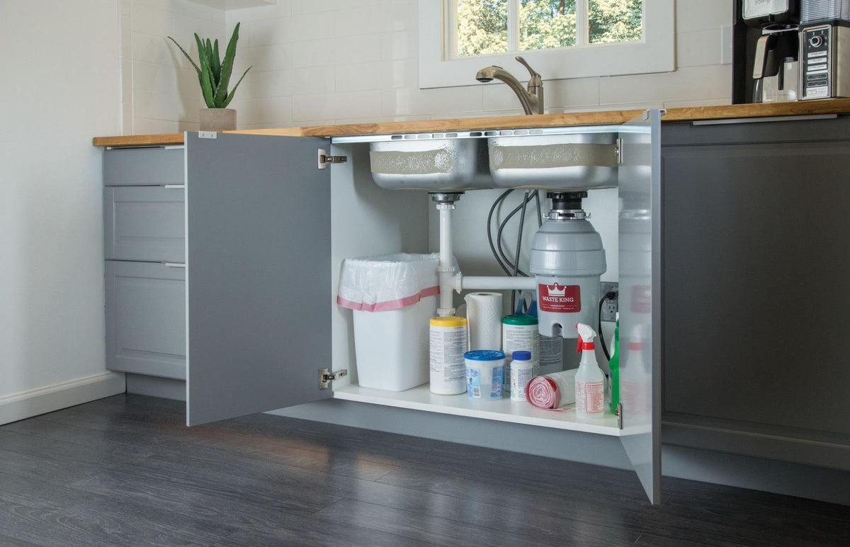 Waste King L-8000 removable splashguard for easy cleaning.