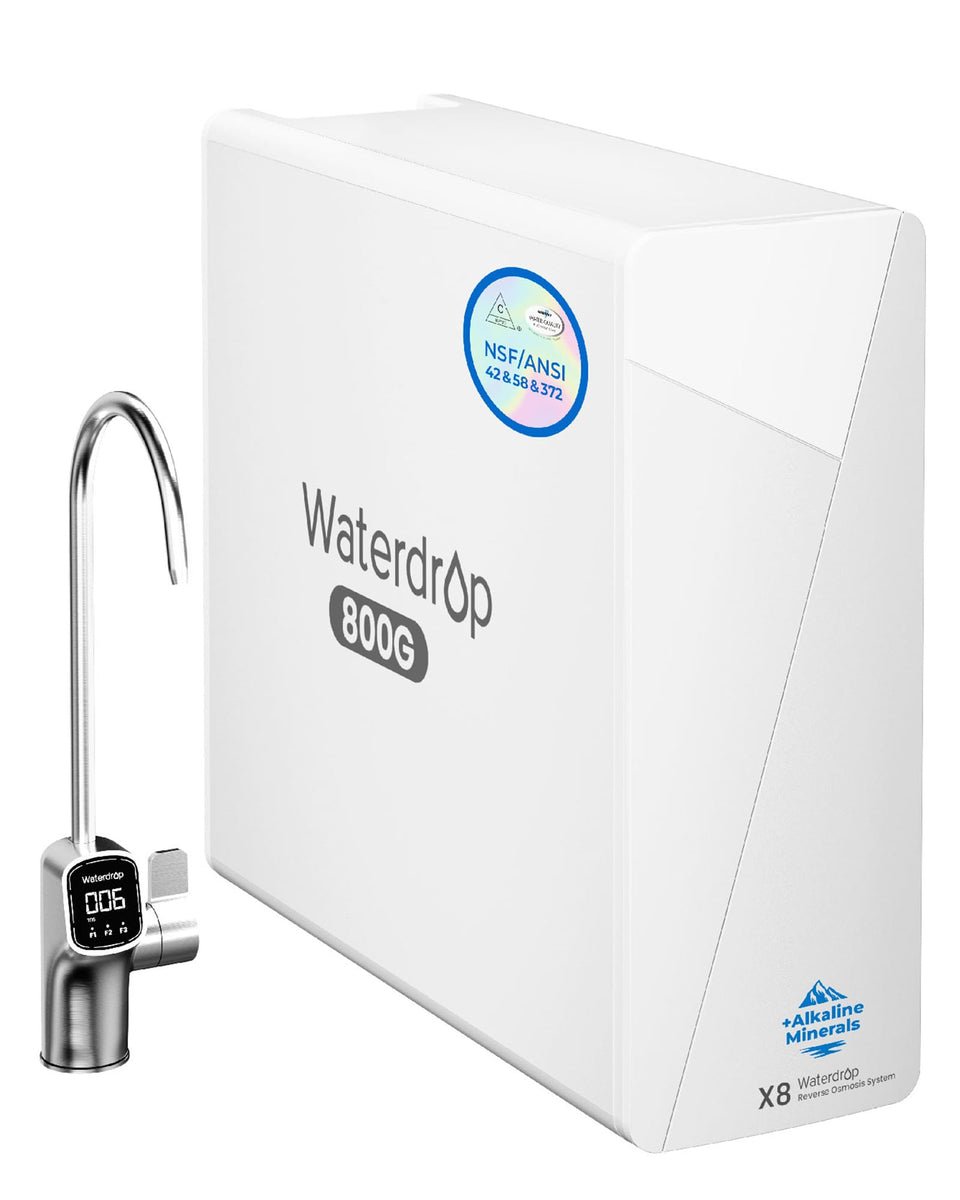 Waterdrop X8-WAN smart faucet display shows TDS and filter life.