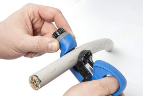 WEICON ergonomic handle reduces fatigue during extended stripping sessions