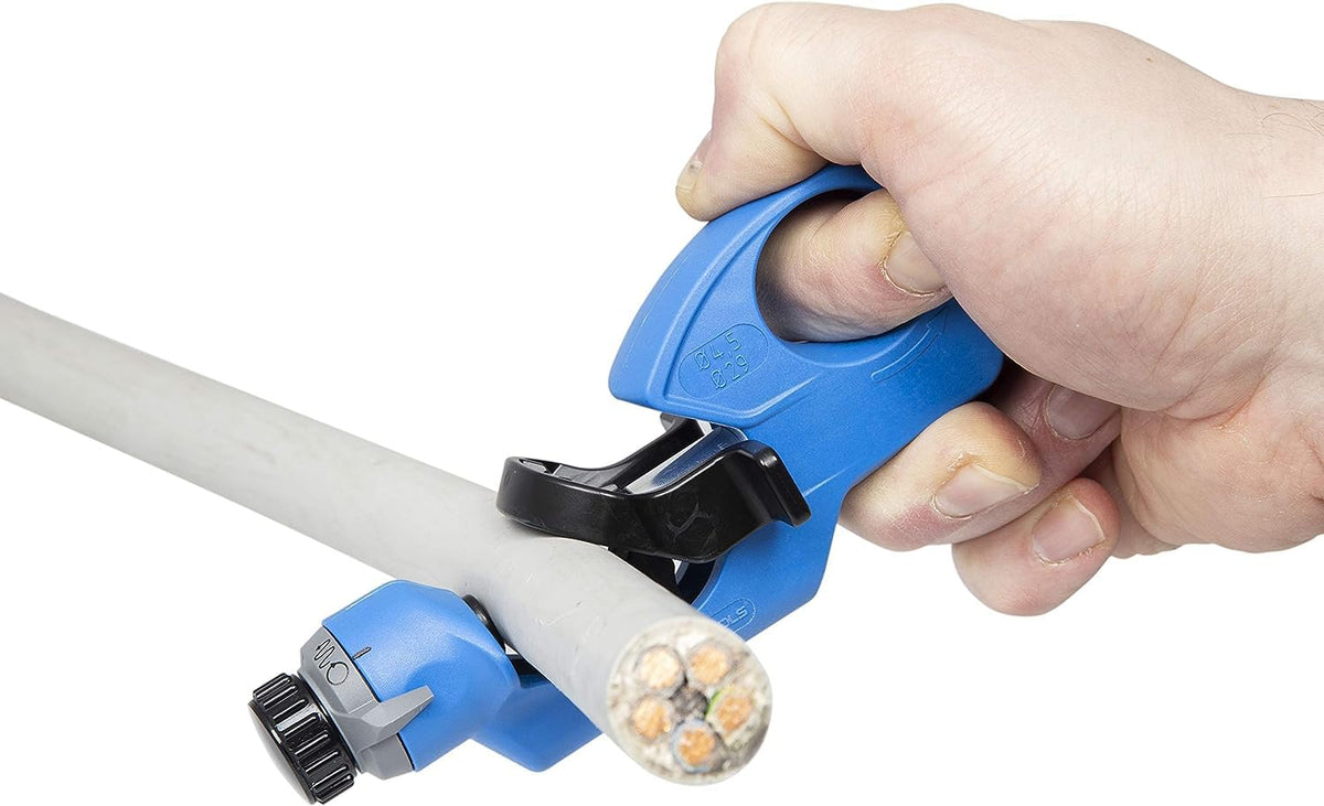 WEICON Cable Stripper No. 4-29 round-cut mode for clean circular cuts