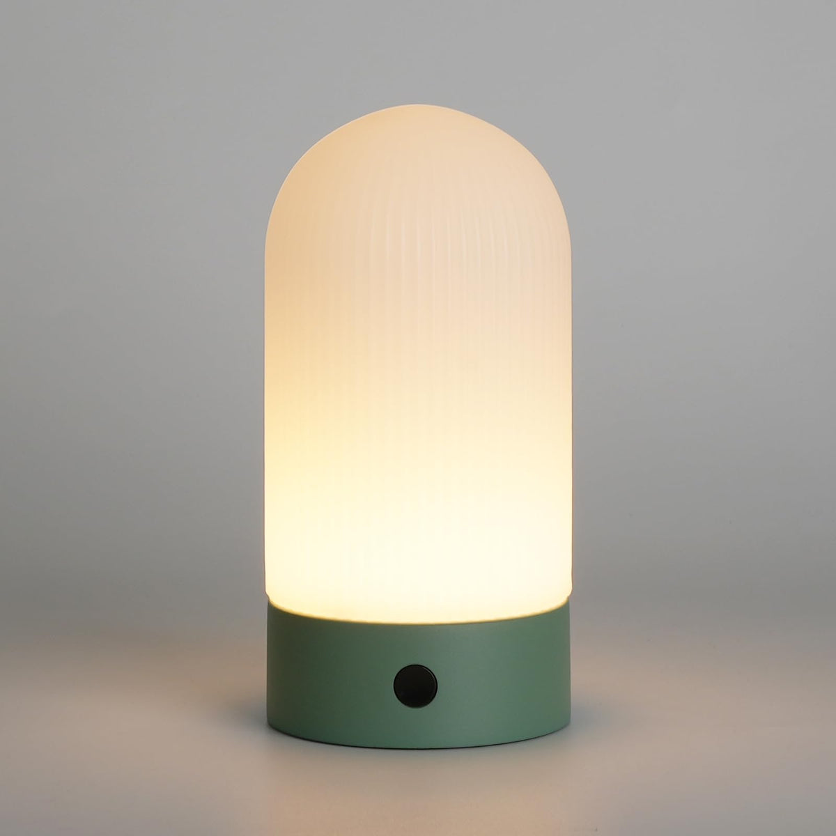 WEILAILUX battery-operated shower lamp with IP44 waterproof design for indoor and outdoor use