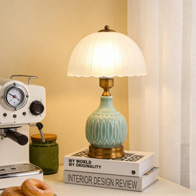 WELAISA handcrafted ceramic base showcases retro crackle glaze for a warm living space