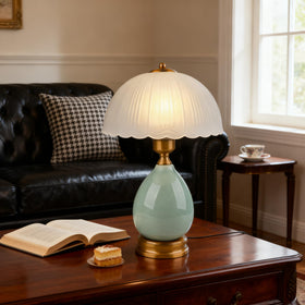 WELAISA vintage-inspired nightstand lamp fits French Country rooms