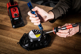 Weller 7874B desoldering pump enables efficient circuit rework in compact spaces.