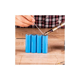 Quick tip-change feature on WLIR8012A enables versatile tip applications.