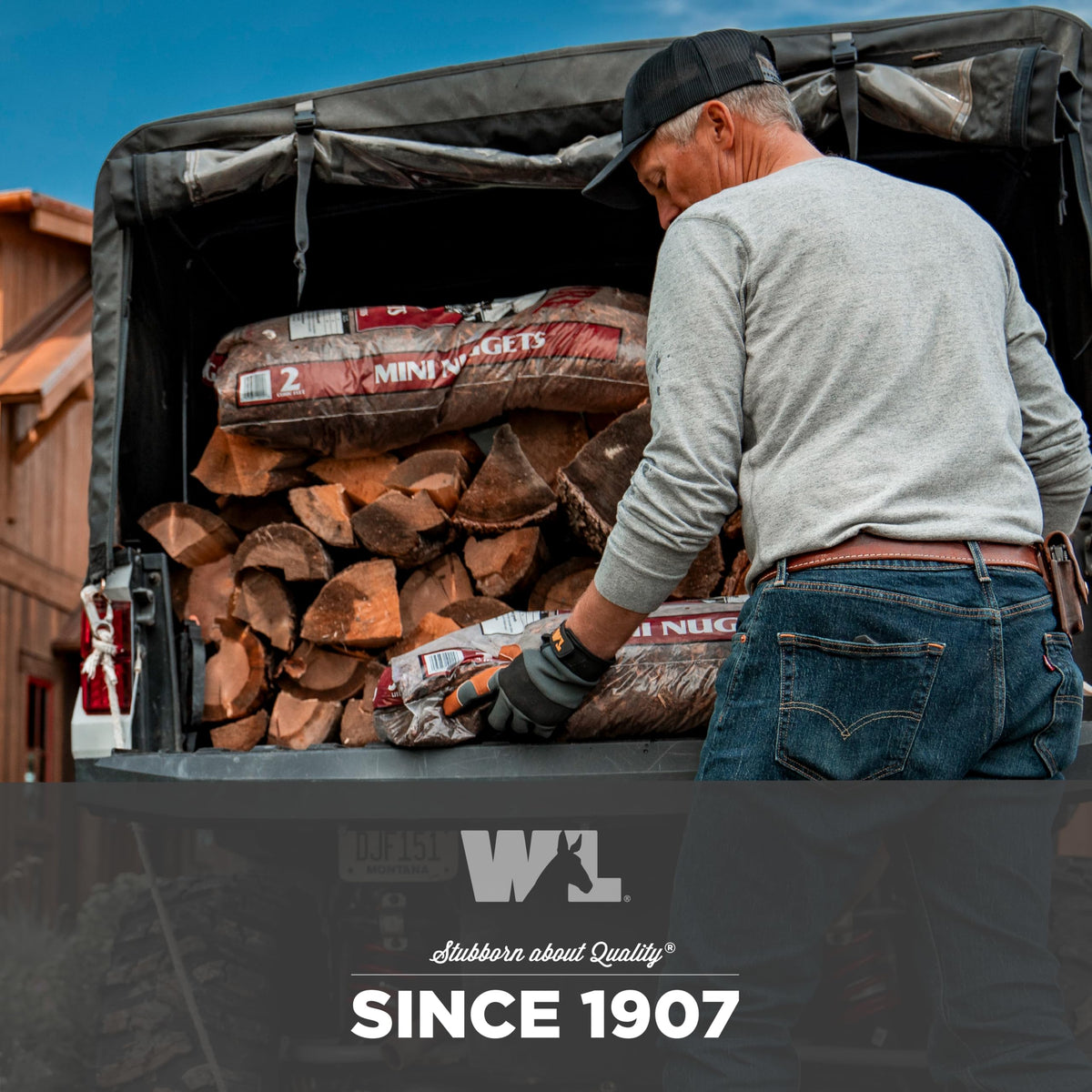 Wells Lamont adjustable-wrist-closure: secure fit and debris protection.