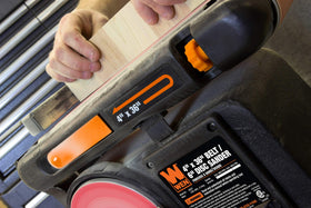 WEN 6502T safety stop bar demonstrates controlled sanding for safer operation
