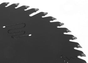 WEN BL6556 ultra-thin kerf 1.5 mm enables cleaner, waste-minimizing cuts.