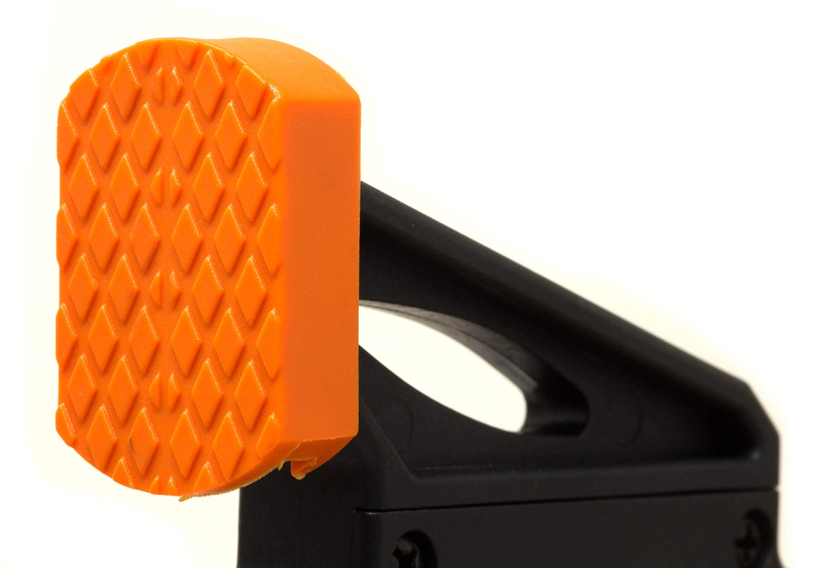 WEN CT992F clamp with 2.5-inch throat on a thick workpiece