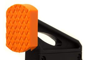 WEN CT992F clamp with 2.5-inch throat on a thick workpiece