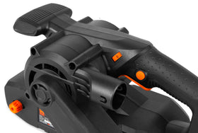 WEN HB321V with dust port and bag keeps sanding cleaner.