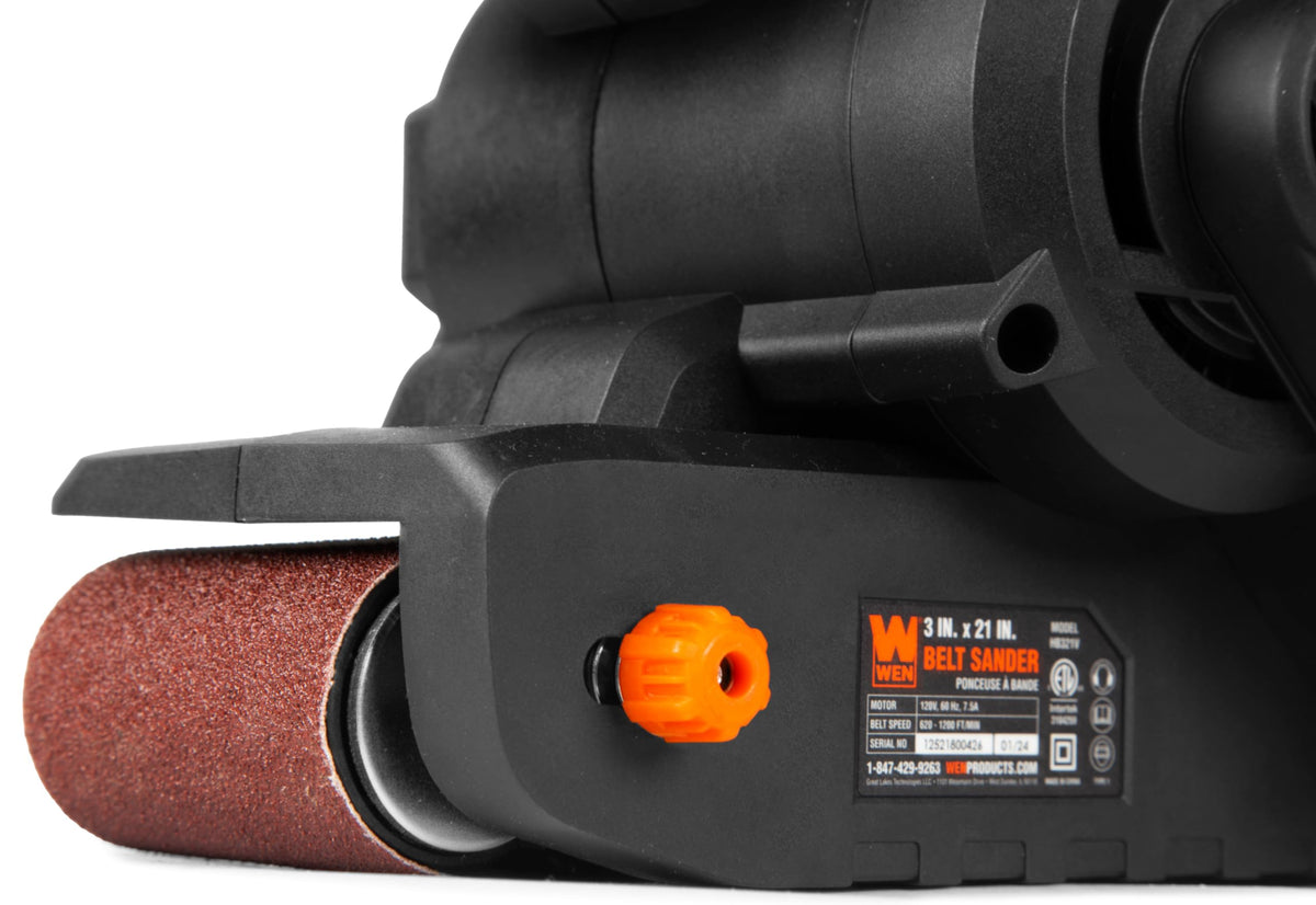 WEN HB321V lock-on switch supports continuous sanding with less fatigue.