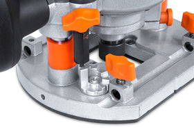WEN RT6033 1/2-inch collet with 1/4-inch adapter supports diverse bits.