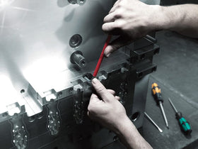 Durable wear-resistant clip holds keys securely