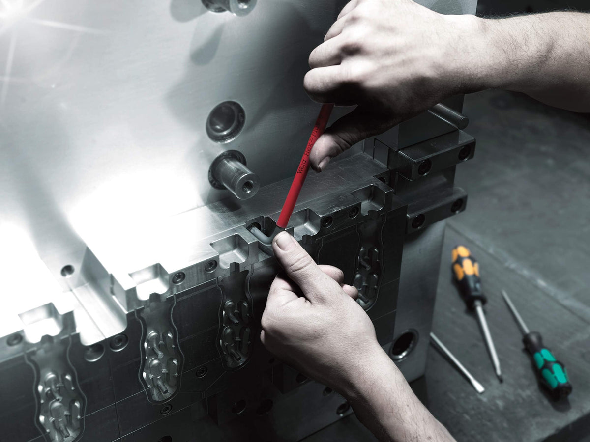 Laser-engraved size marks stay legible over time.