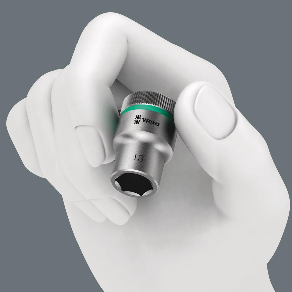 Ergonomic ratchet head ensuring comfortable use