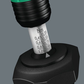 Wera Kraftform 7445 ergonomic handle reduces hand fatigue