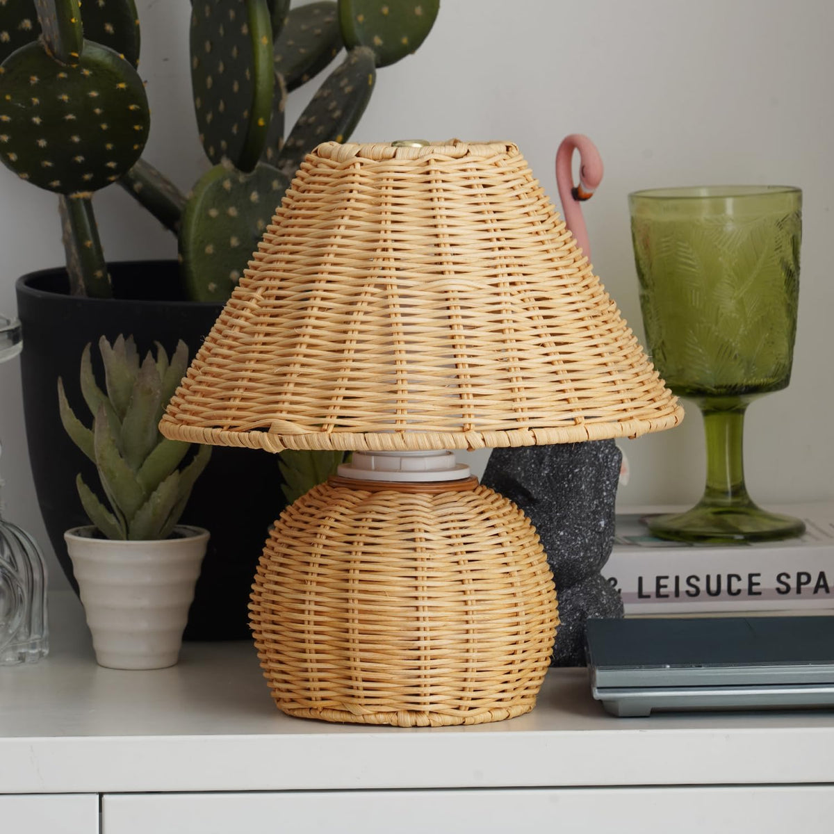 WERFOP-entryway-compact-wicker-lamp provides welcoming glow near the door.