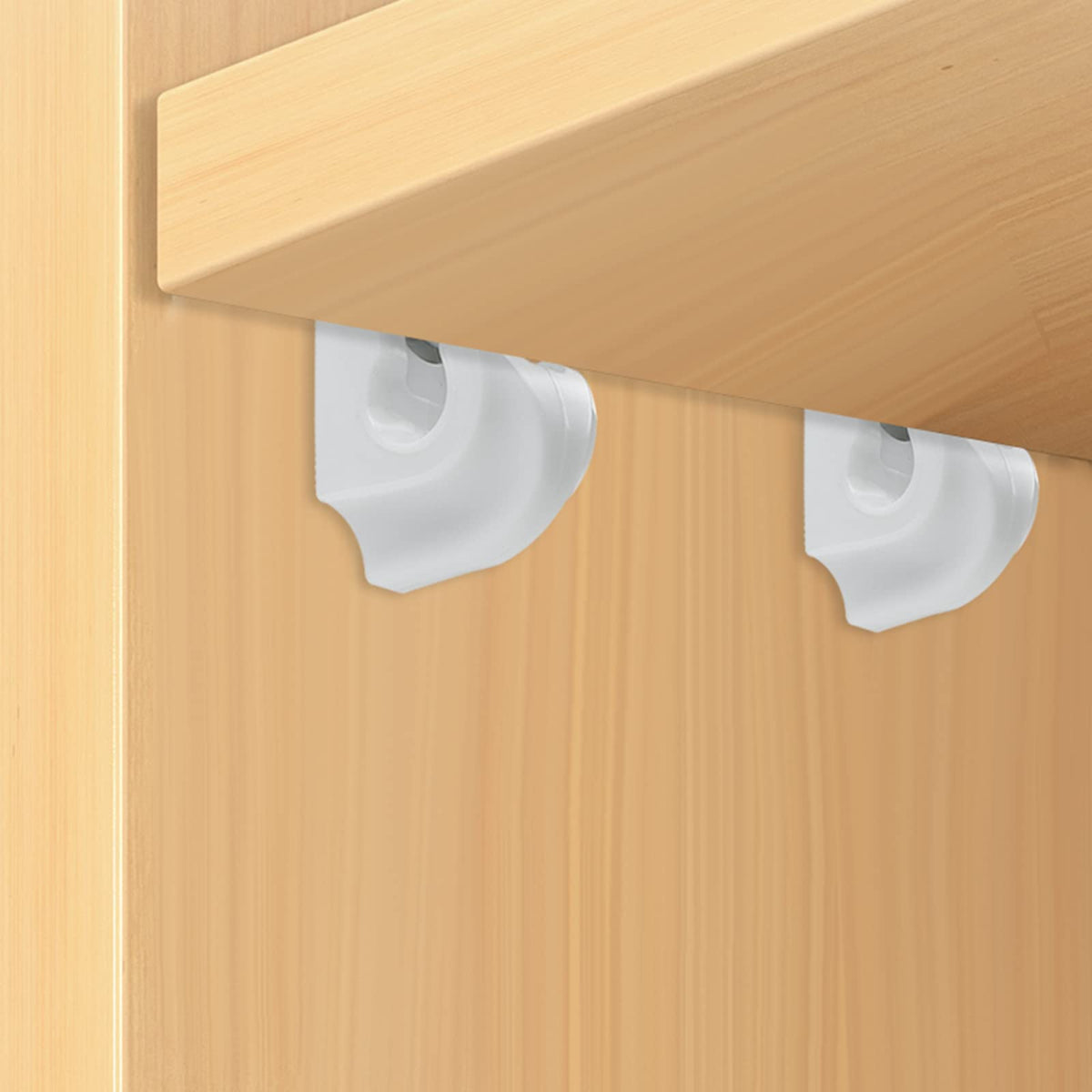 Whumsdog clip set with storage box keeps clips organized
