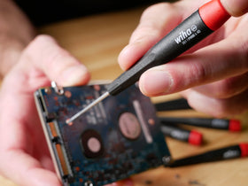 Wiha Slotted 3.0mm precision screwdriver for larger electronics