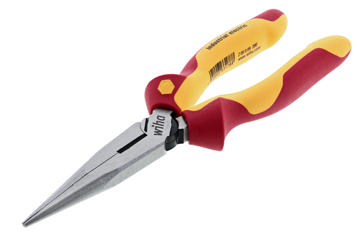 Wiha 32923 serrated nose close-up demonstrates reliable bite on small components