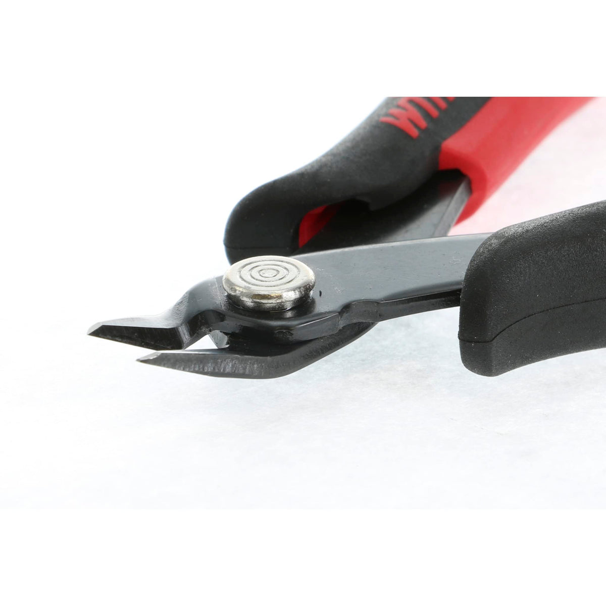 Wiha 56818 HR60 hardened cutting edges stay sharp and durable