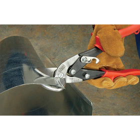 CNC-serrated blades grip material for clean, consistent cuts