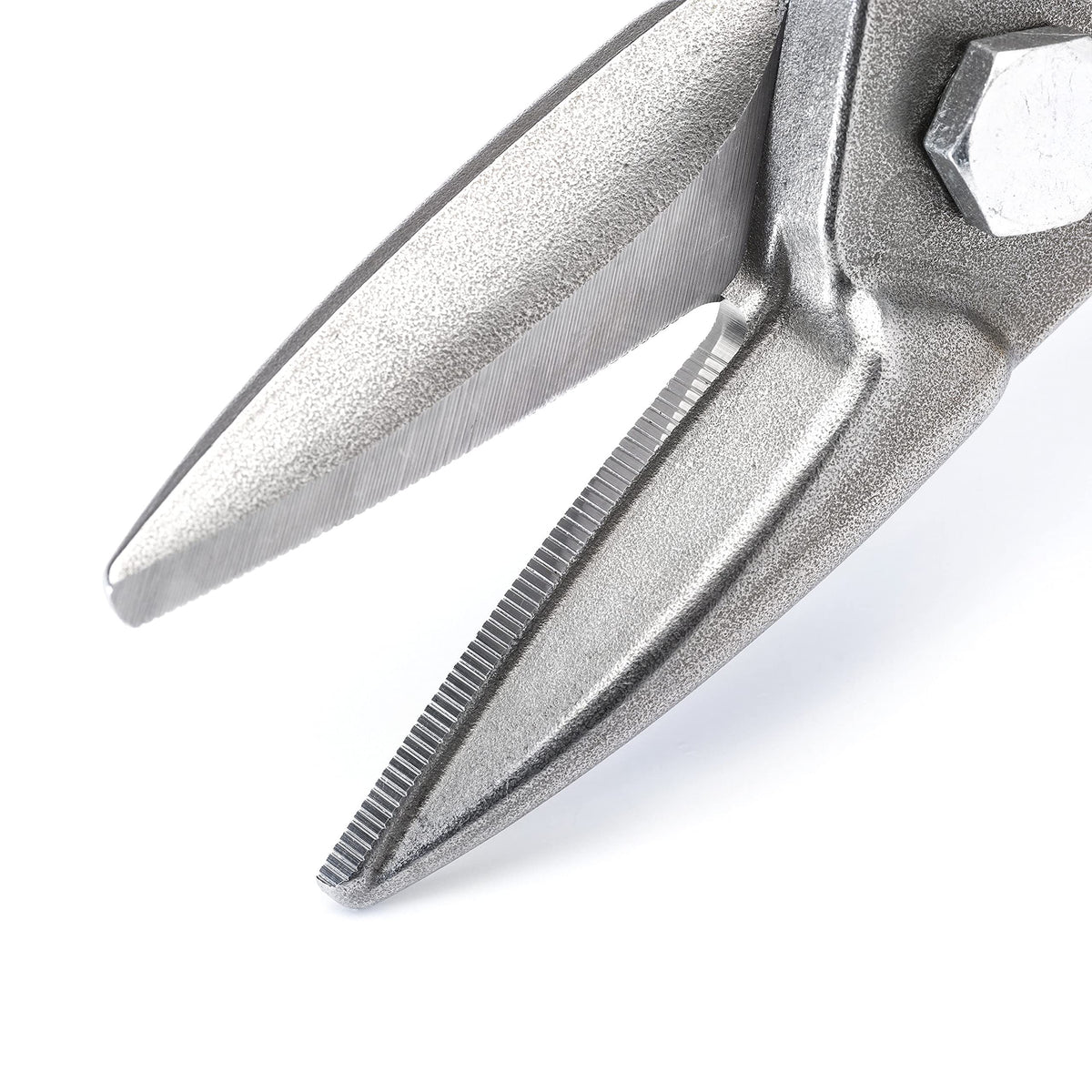 Crescent Wiss MetalMaster M3R snips provide versatile straight and curved cuts.