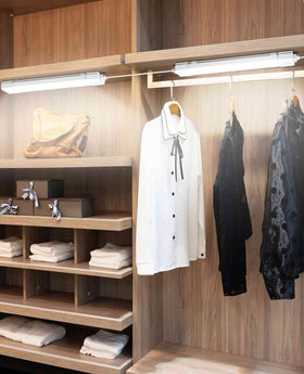 WNSNOU 5000K daylight tone delivers crisp visibility for kitchens and workshops.