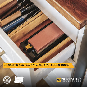 Easy cleanup and convenient storage thanks to integrated stone storage on the base.