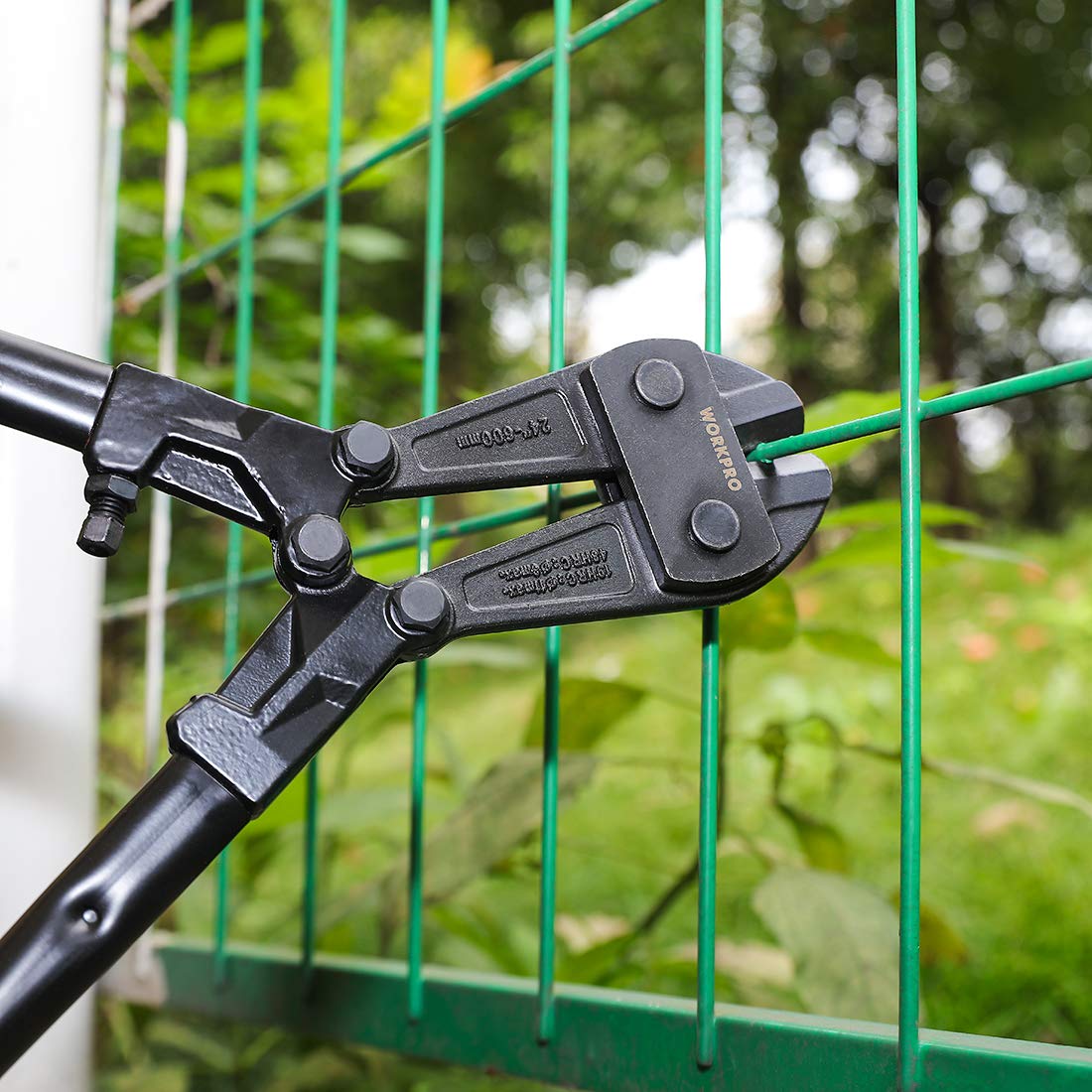 WorkPRO bolt cutter tackling rivets with strong leverage.