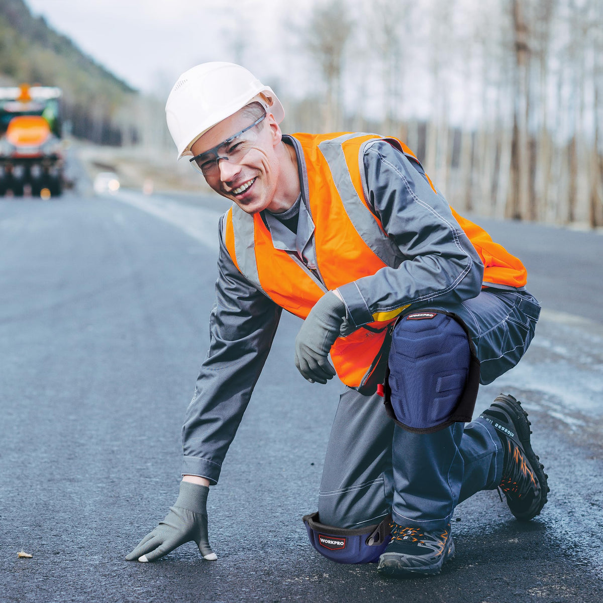 WORKPRO knee pads offering ergonomic support to protect joints.