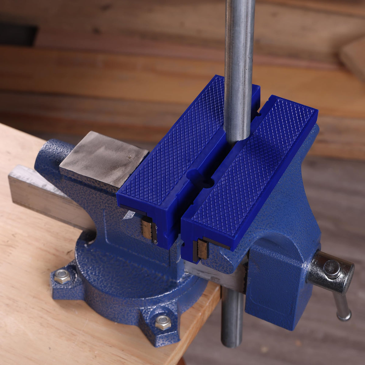 WORKPRO Wide Compatibility with standard bench vises for various projects.