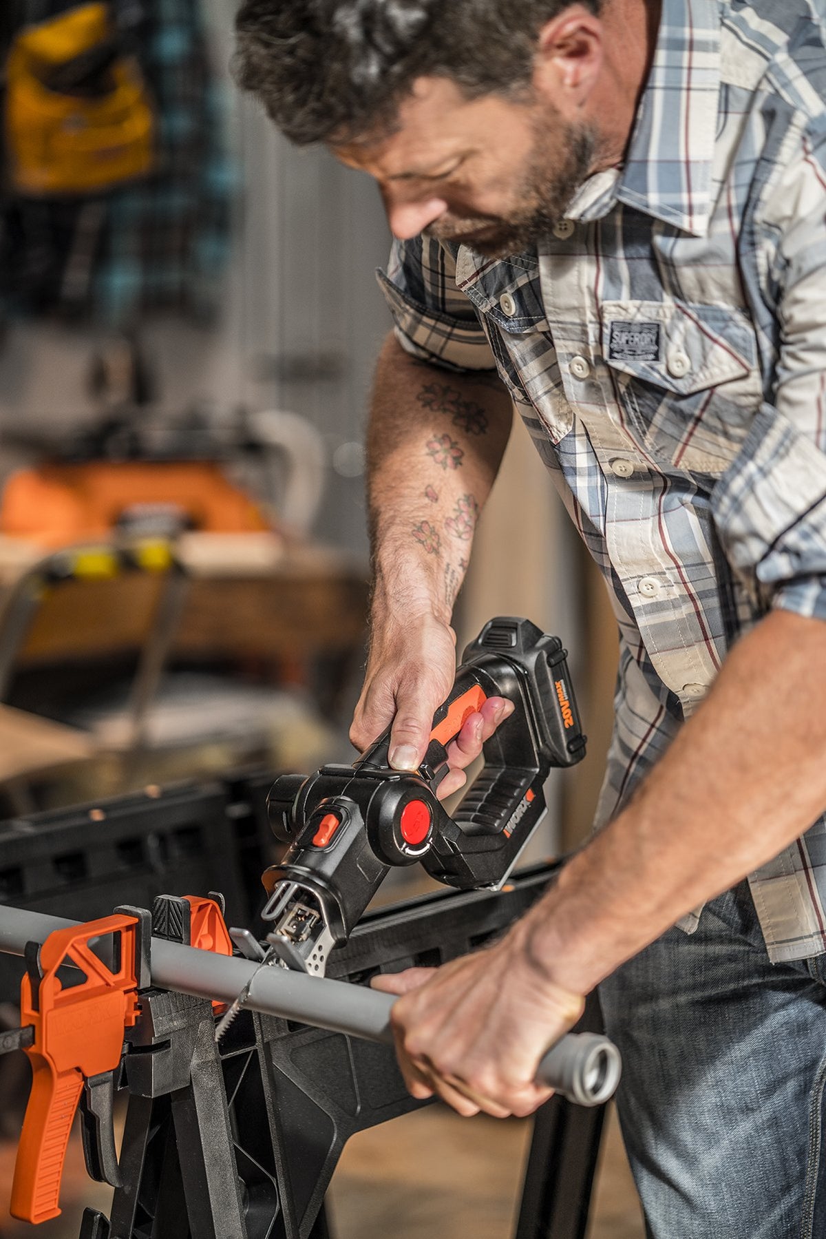 WORX Axis tool-free blade change enables quick blade swaps