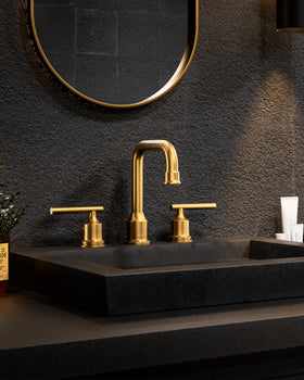 WOWOW two-handle design supports comfortable, precise control of water temperature