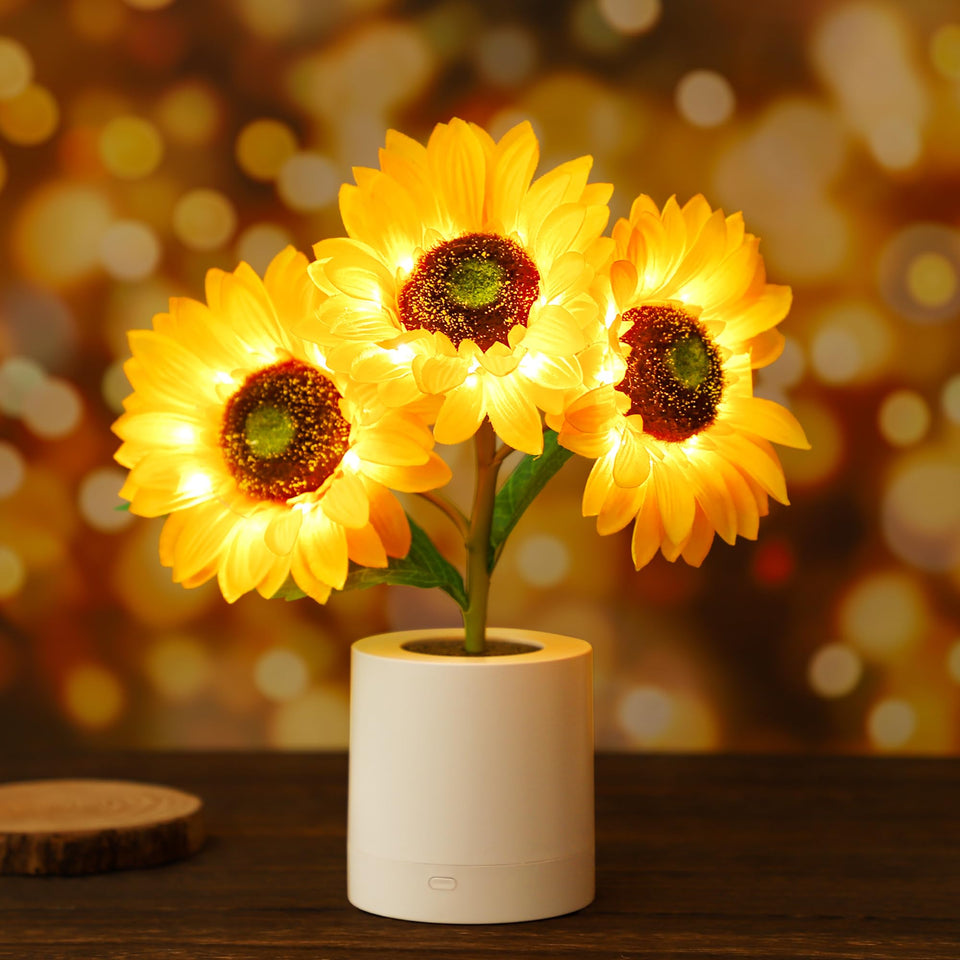 WSYEAR sunflower lamp with petal detail for lifelike decor and warm illumination.