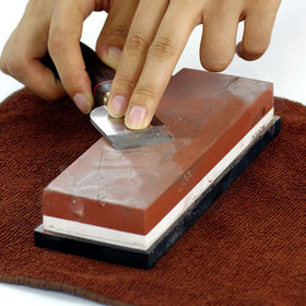 Wucgea flattening stone maintains an even sharpening surface.