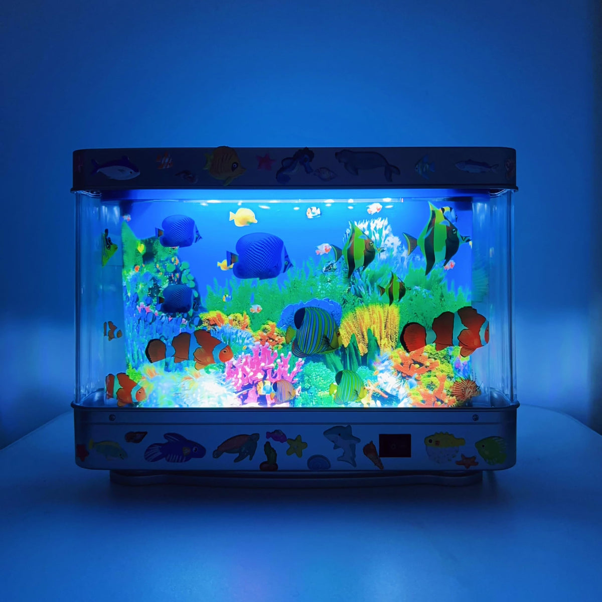 XiaYiTL cat-friendly decor provides decorative, low-maintenance aquarium-inspired lighting.