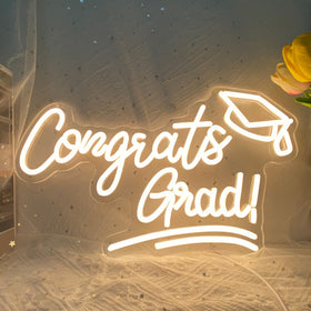 XMFRNIDV Congrats Grad Sign USB powered for flexible placement.