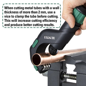 XUNTUI non-slip ergonomic handle enables secure control during cuts